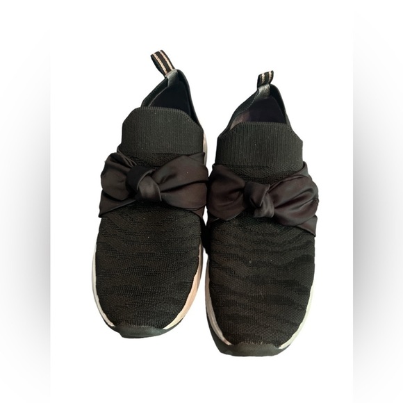 Skechers Girls Solid Black Air Cooled Memory Foam Sneakers Size 1 - Picture 1 of 4